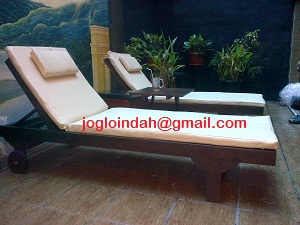 Kursi Kolam Renang untuk Tematik Hotel & Spa Jembatan Tiga Jakarta Barat
