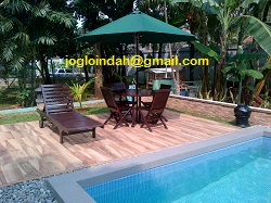 Set Meja Payung Taman untuk di Kolam Renang di Perumahan Bukit Pamulang Indah