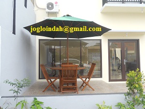 Meja Payung Taman untuk teras Rukan di Cisalak Depok