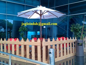 Meja Tenda Payung Cafe di Gilingan Cafe Gedung Smesco Jakarta Selatan