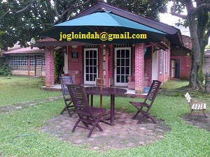 Meja Payung Taman di Pamulang Tangerang Selatan