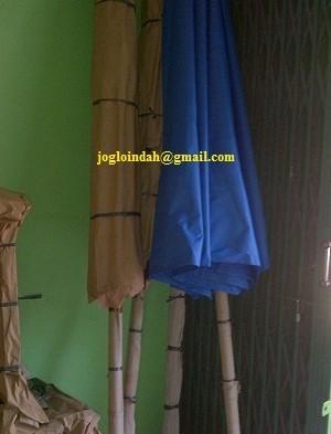 Payung Taman Kayu Jati untuk Indomaret Kadu Tangerang