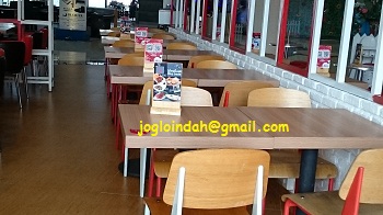 Set Meja Makan Minimalis untuk Resto Sweet Hut Mall Cipinang Indah Jakarta Timur
