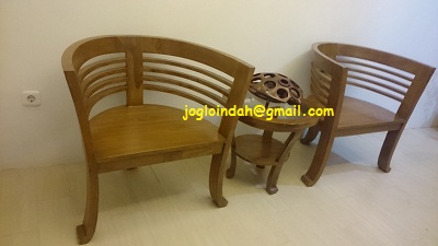 Set Kursi Teras Cantik untuk Balkon Rumah Pak Rizal Gandul Cinere Depok