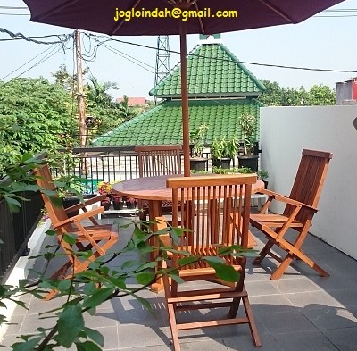 Set Meja Payung Taman untuk teras atas rumah di Rempoa Tangerang Selatan