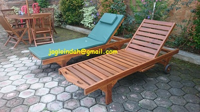 Kursi Kolam Renang Kayu Jati untuk Ciwareng Inn Hotel Purwakarta Jawa Barat