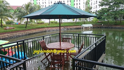 Meja Payung untuk area Danau Apartemen Green Lake View Ciputat