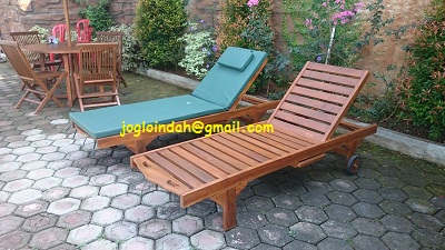 Kursi Kolam Renang untuk Apartemen Prapanca Jakarta Selatan