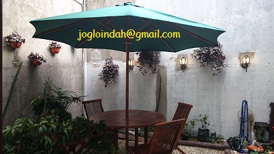 Meja Payung Taman untuk Rumah Pribadi di Cisarua Bogor