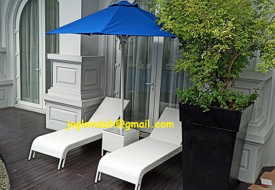 Kursi Kolam Renang Rotan Sintetis untuk Kolam Renang di Menteng Jakarta Pusat