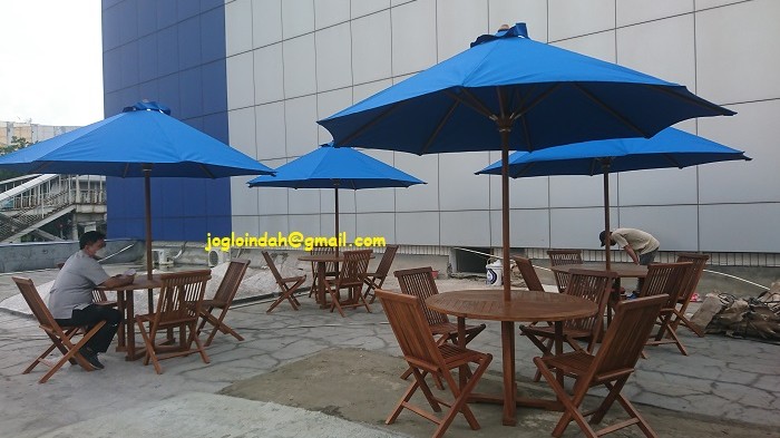 Meja Tenda Payung Kafe untuk Bank Mandiri Kantor Cabang Pulo Gadung