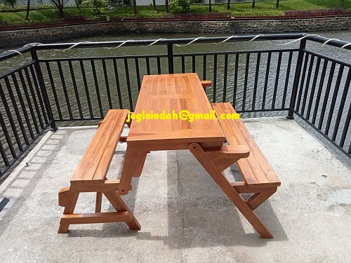 Bangku Magic Kayu Jati diarea danau Apartemen Green Lake View Ciputat