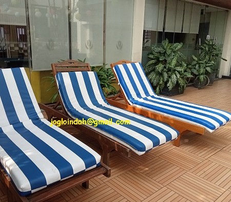Kursi Kolam Renang Kayu Jati untuk Hotel Golden Tulip Cikokol Tangerang